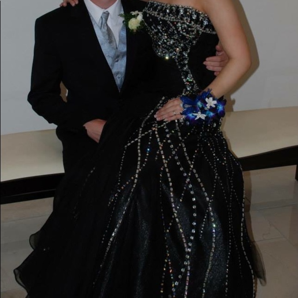 Prom - Picture 4 of 4